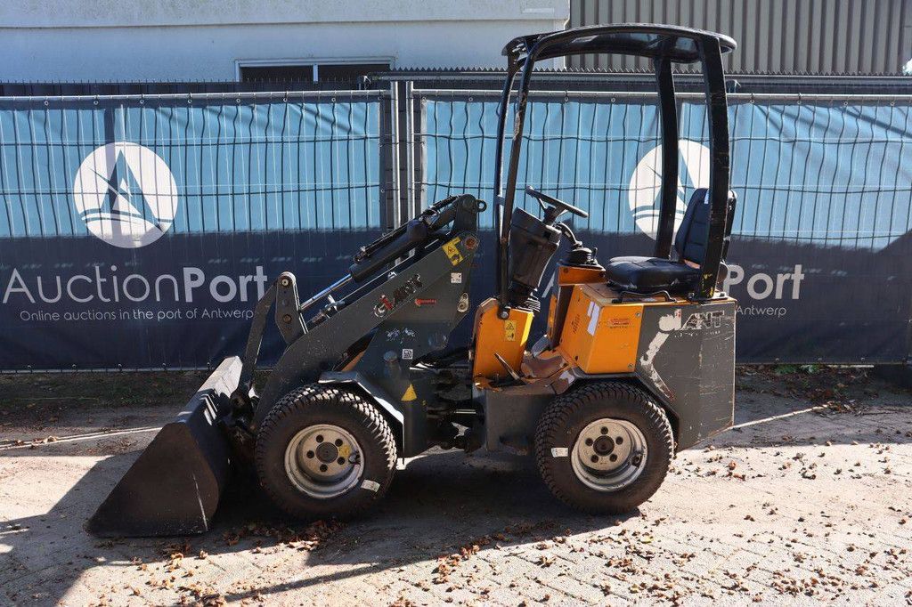Giant 254SW Diesel Articulated Loader