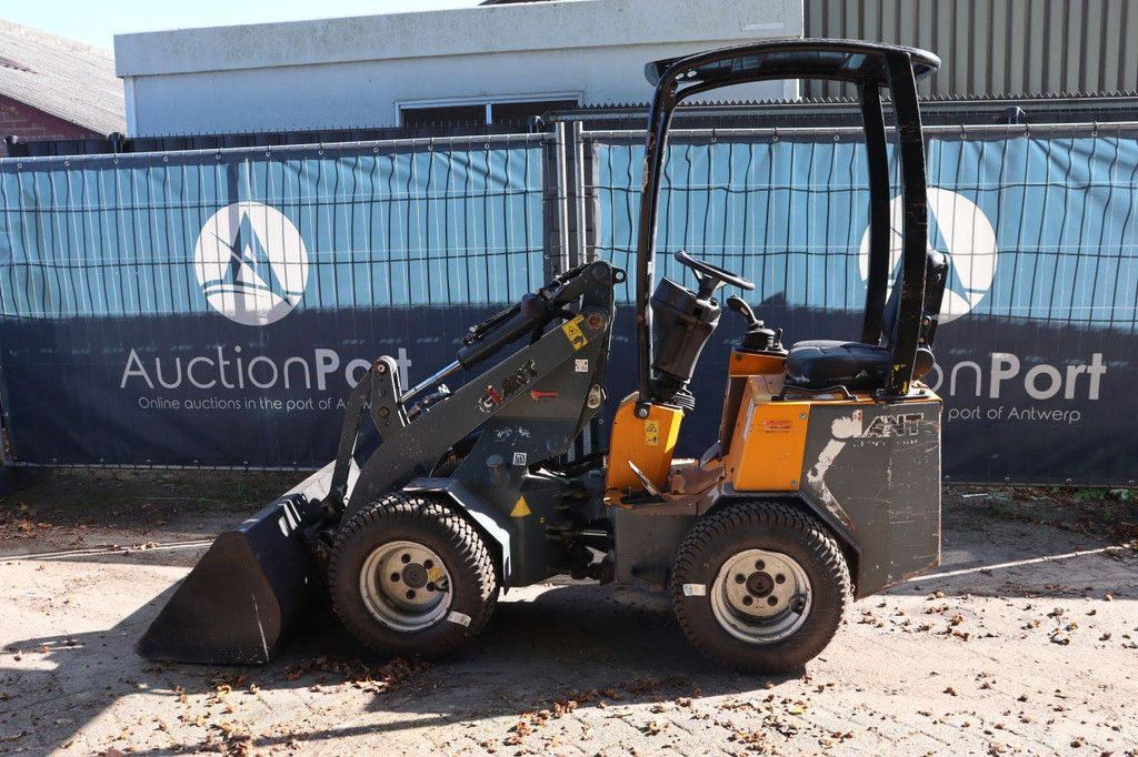 Giant 254SW Diesel Articulated Loader