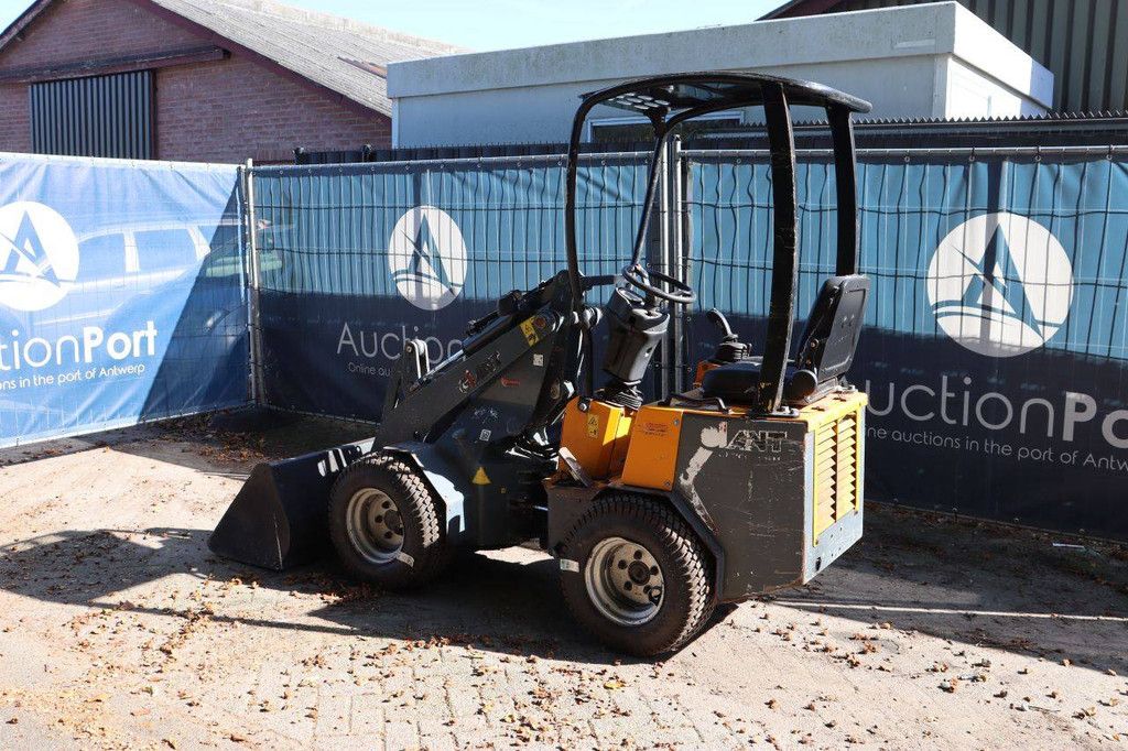 Giant 254SW Diesel Articulated Loader