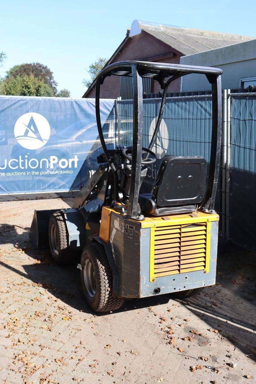 Giant 254SW Diesel Articulated Loader