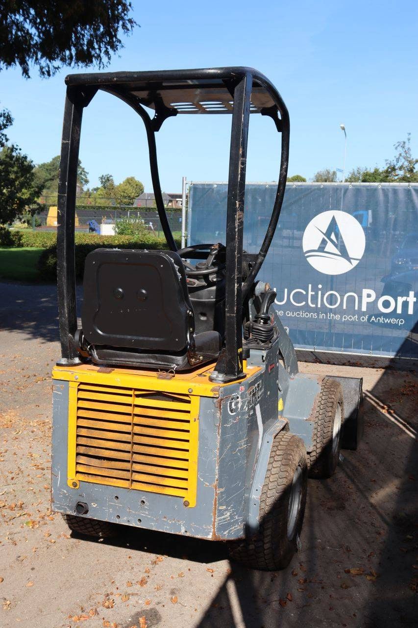 Giant 254SW Diesel Articulated Loader