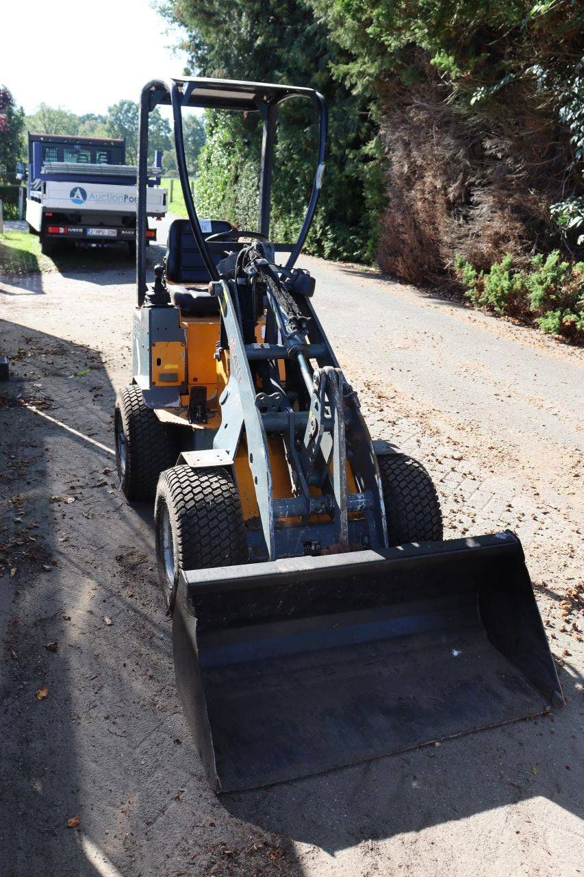 Giant 254SW Diesel Articulated Loader