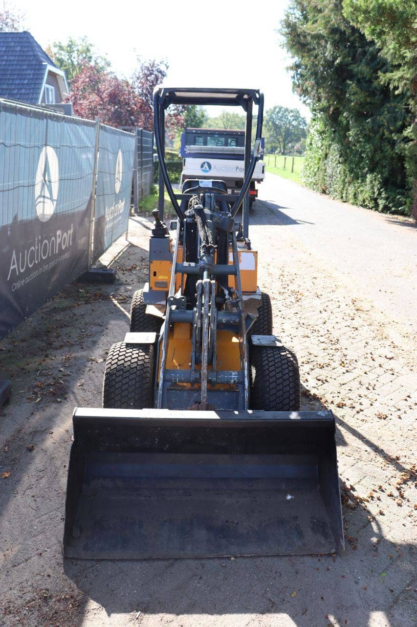 Giant 254SW Diesel Articulated Loader