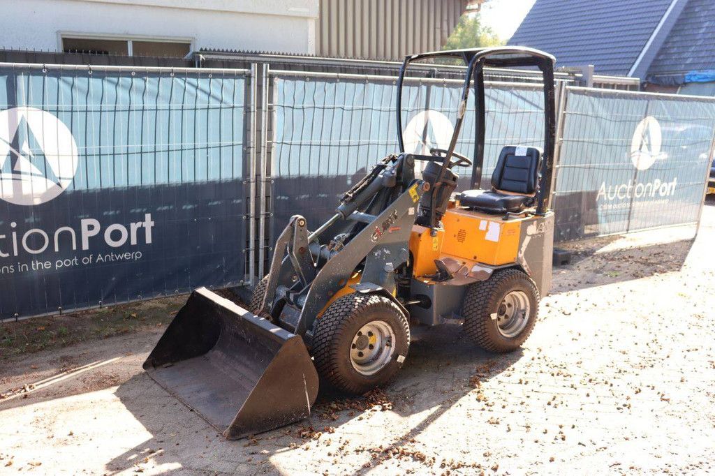 Giant 254SW Diesel Articulated Loader