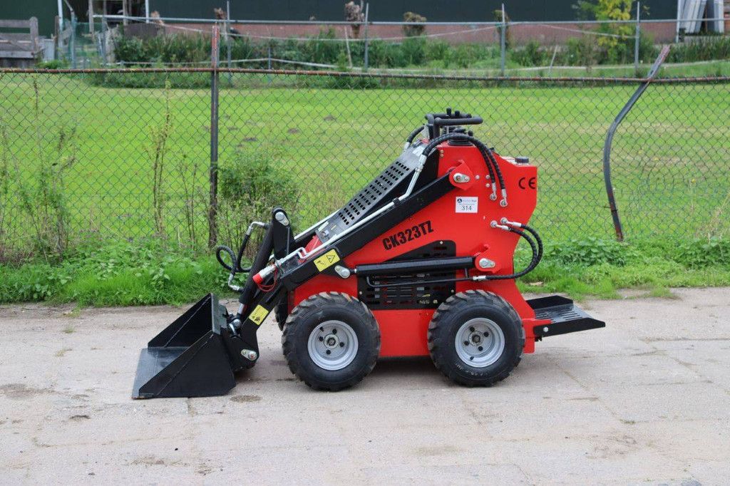 Captok CK323TZ Skid Steer Loader Diesel 13.5 hp 2026 New