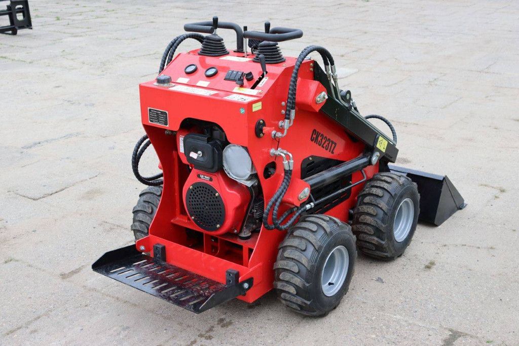 Captok CK323TZ Skid Steer Loader Diesel 13.5 hp 2026 New