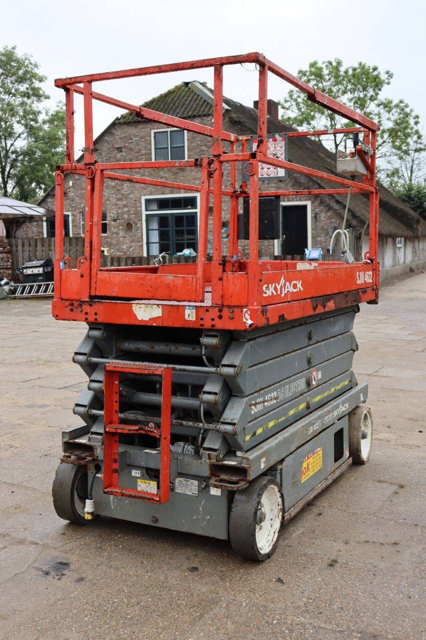 Skyjack SJIII-4632 Electric Scissor Lift 317kg 11.7m 2013