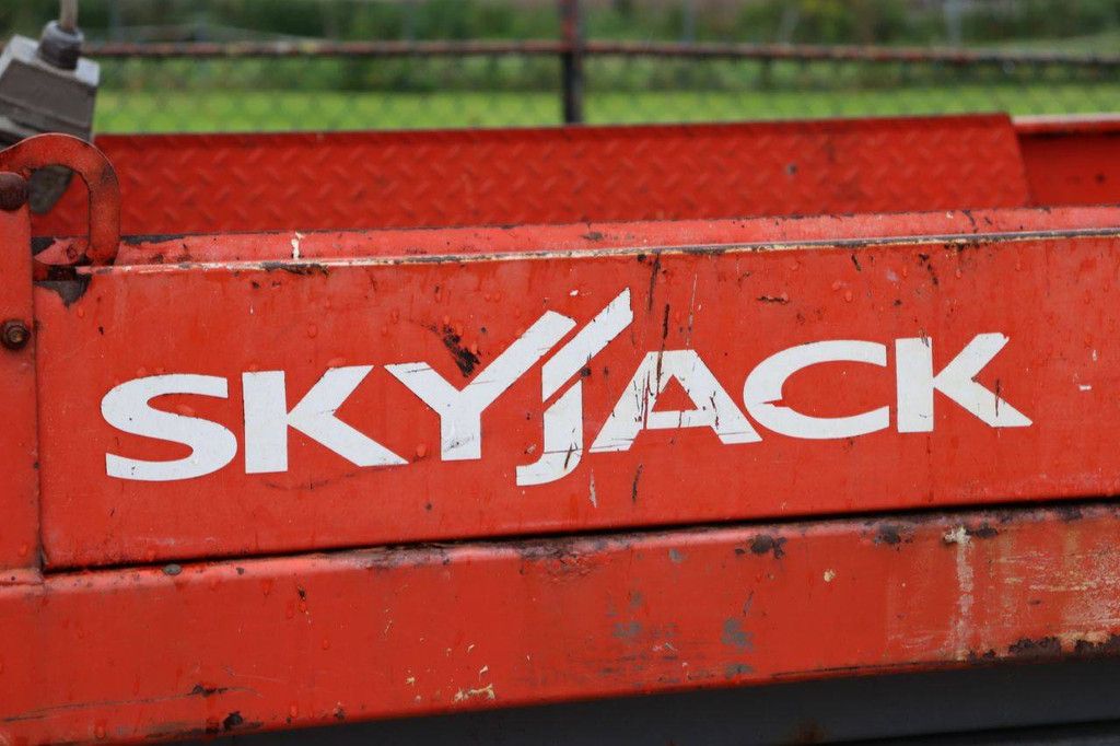 Skyjack SJIII-4632 Electric Scissor Lift 317kg 11.7m 2013