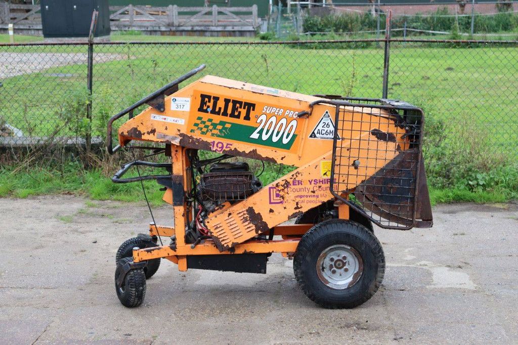 Houtversnipperaar Eliet Super Prof 2000 Benzine 18pk 2011