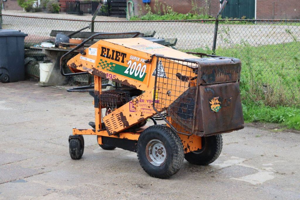 Houtversnipperaar Eliet Super Prof 2000 Benzine 18pk 2011