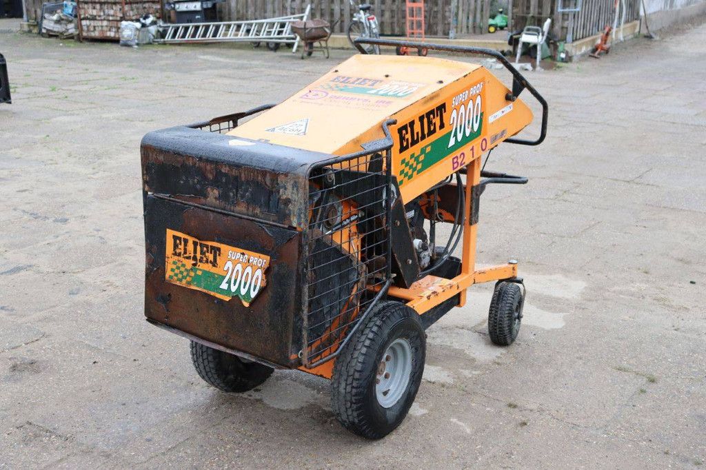 Wood Chipper Eliet Super Prof 2000 Petrol 18hp 2011