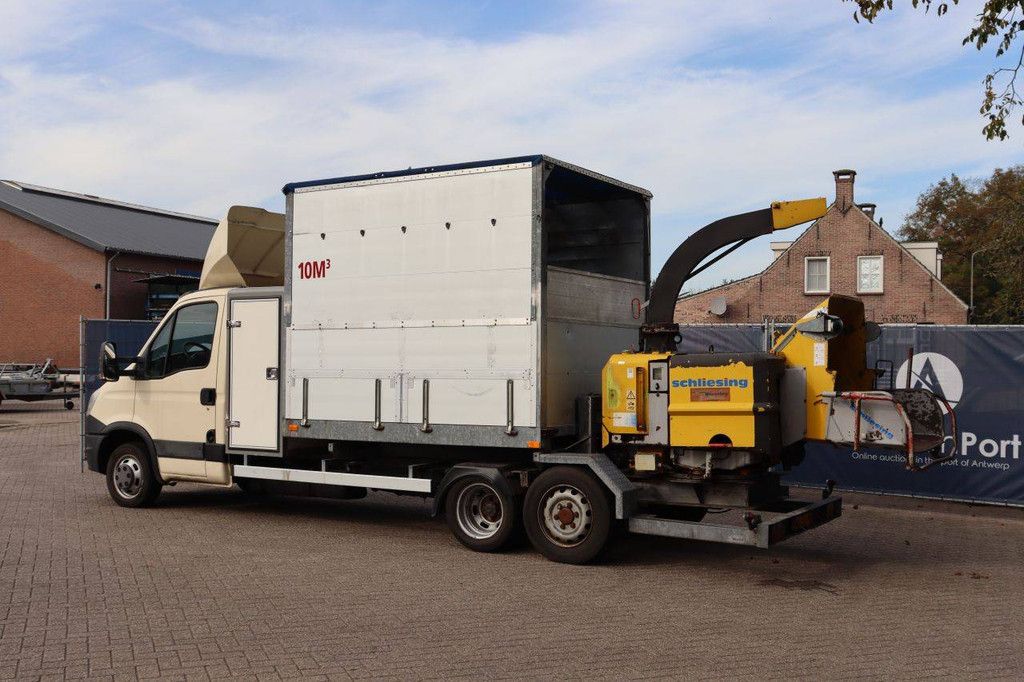 Iveco 40C15 Diesel Van 146 PS 2015 mit Veldhuizen-Anhänger und Schliesing-Holzhäcksler