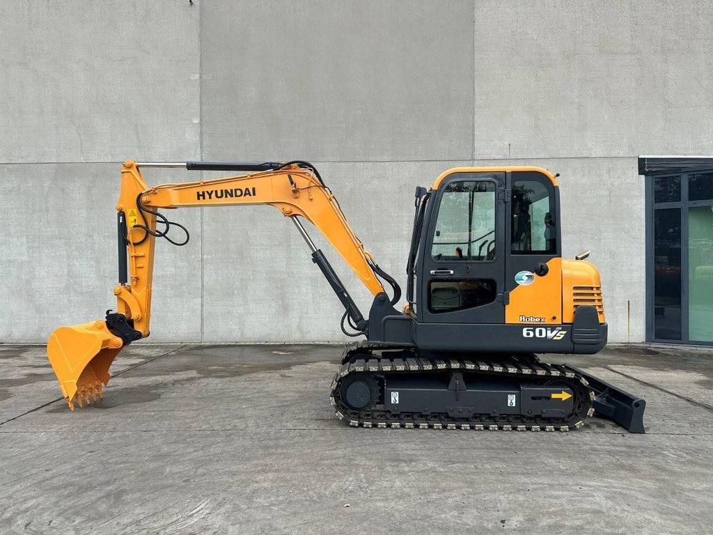 Midi excavator Hyundai R60VS Diesel 2017