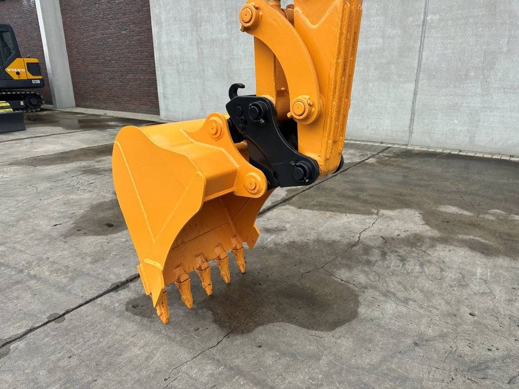 Midi excavator Hyundai R60VS Diesel 2017