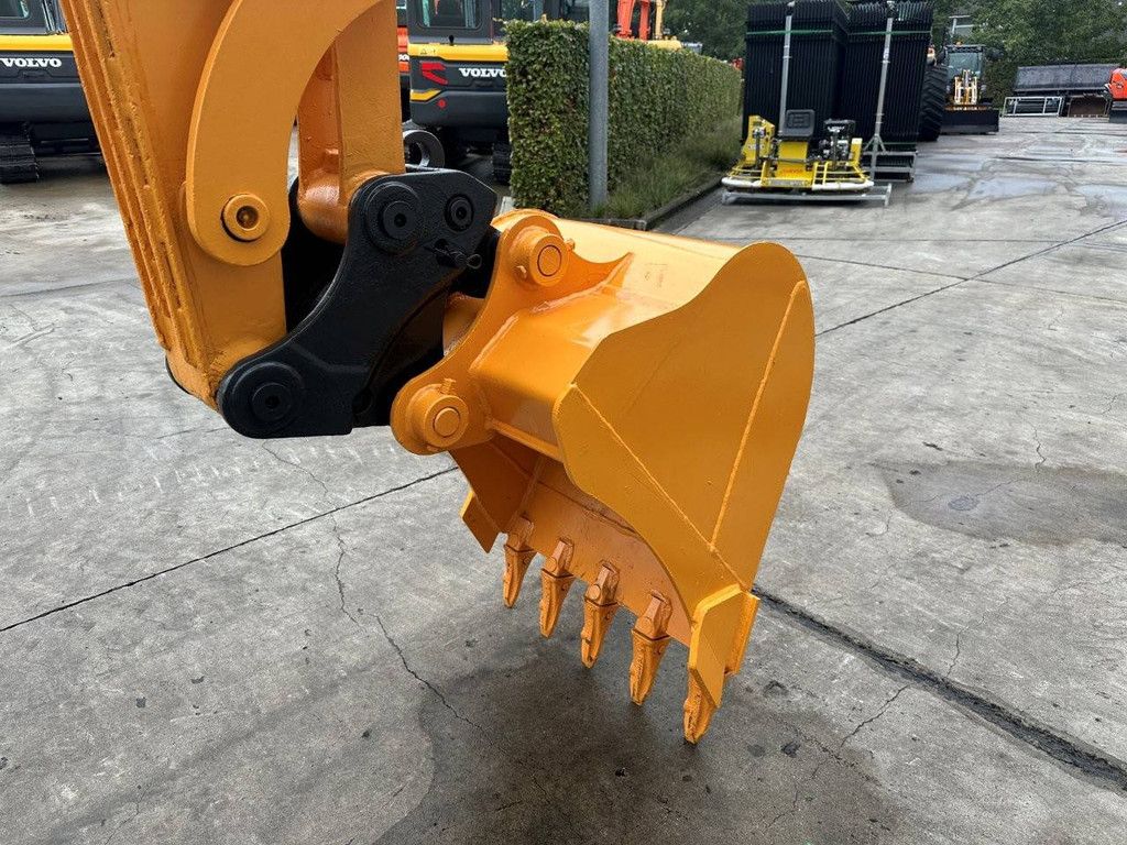 Midi excavator Hyundai R60VS Diesel 2017