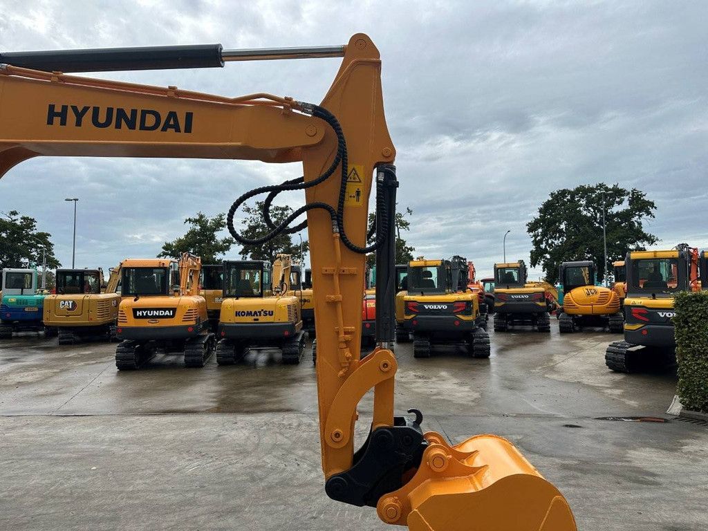 Midi excavator Hyundai R60VS Diesel 2017