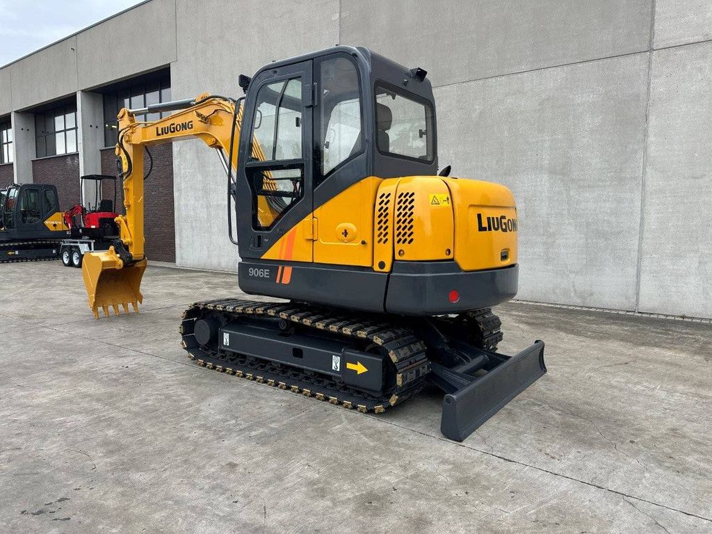 Midi excavator LiuGong CLG906E Diesel 2021
