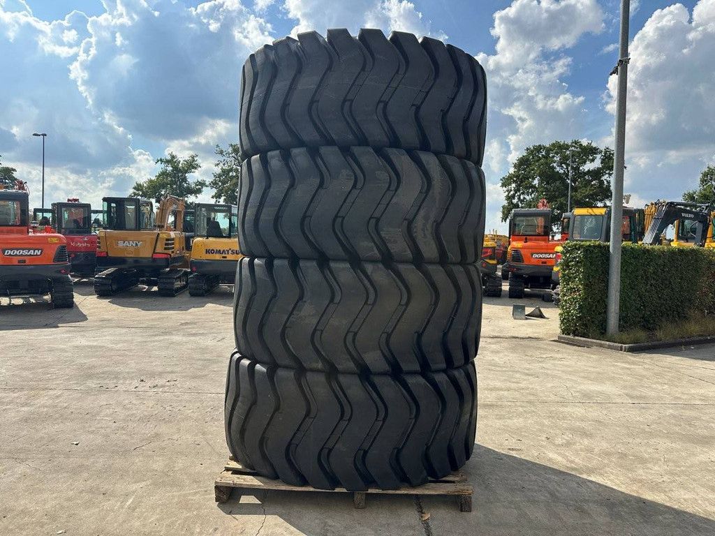 Forcestone 29.5-25 Wheel Loader Tires New