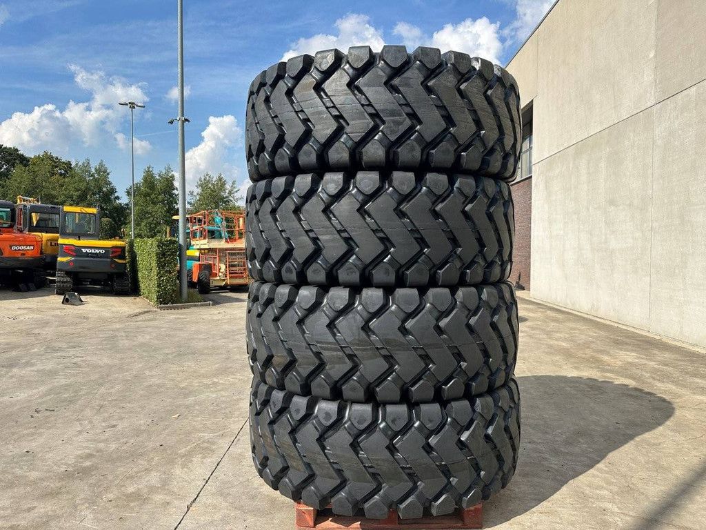 Neue Forcestone 26.5-25 Radladerreifen