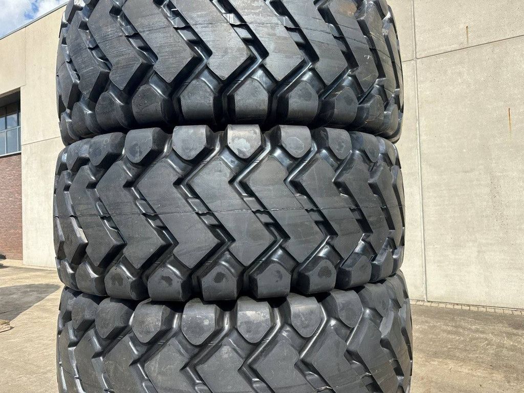 Neue Forcestone 26.5-25 Radladerreifen
