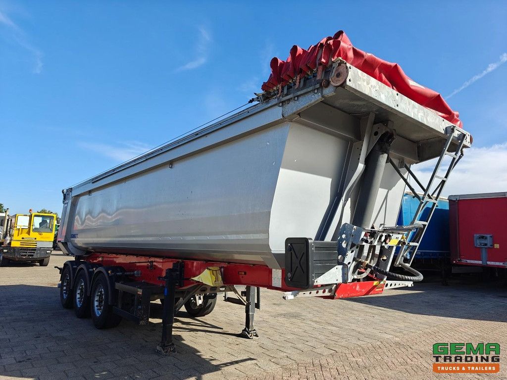 Schmitz Cargobull N/A 34 m³ – Aluminium-Chassis – Hardox-Stahlkipper – Schmitz-Scheibenbremsen – Liftachse – Reifendruckkontrollsystem – 8910 kg