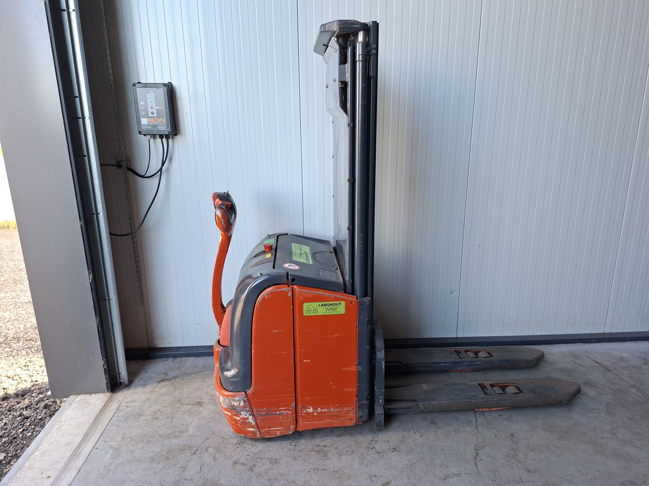 Elektrische stapelaar 3 meter 1400 kg linde L14 initiele heffing