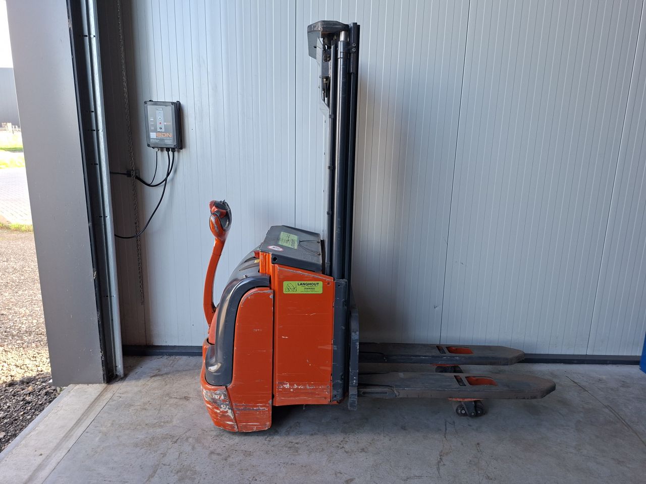 Elektrische stapelaar 3 meter 1400 kg linde L14 initiele heffing