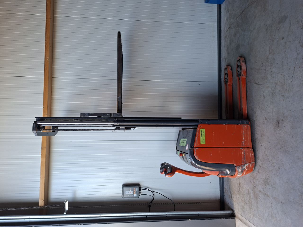 Elektrische stapelaar 3 meter 1400 kg linde L14 initiele heffing
