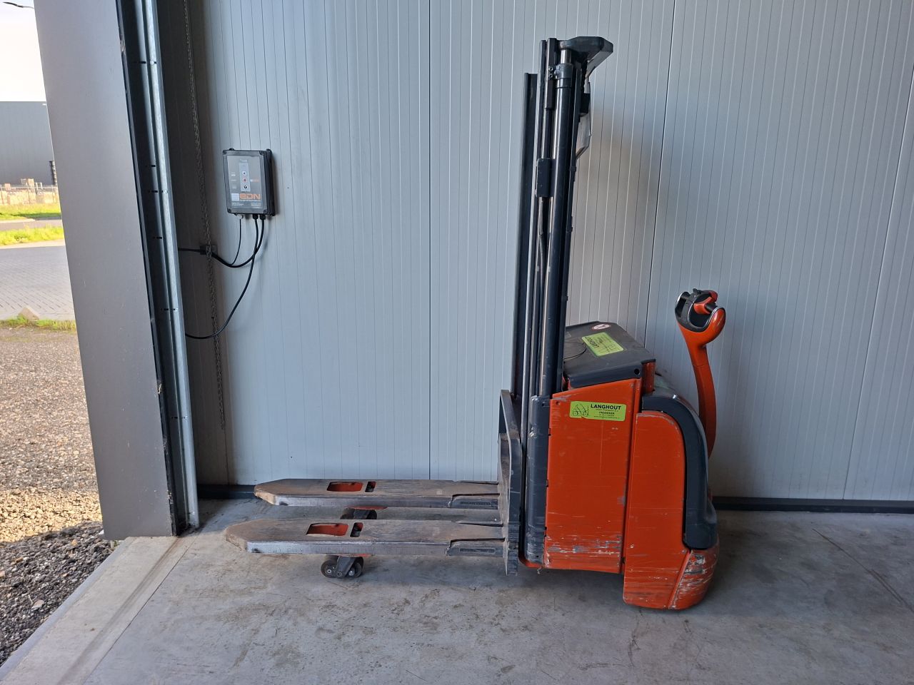Elektrische stapelaar 3 meter 1400 kg linde L14 initiele heffing