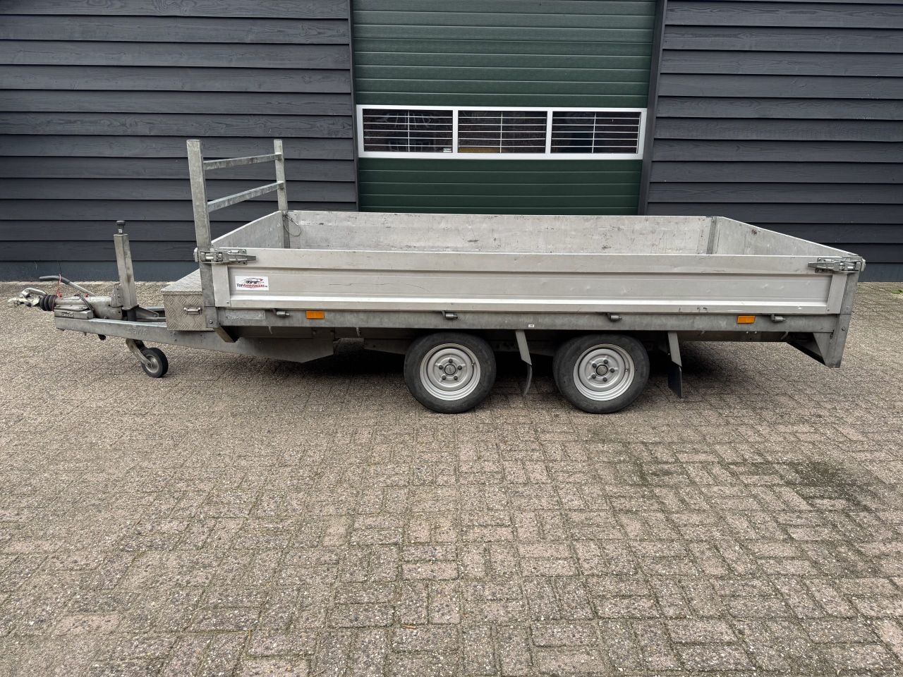 Saris plateau aanhanger 2700kg (2017)