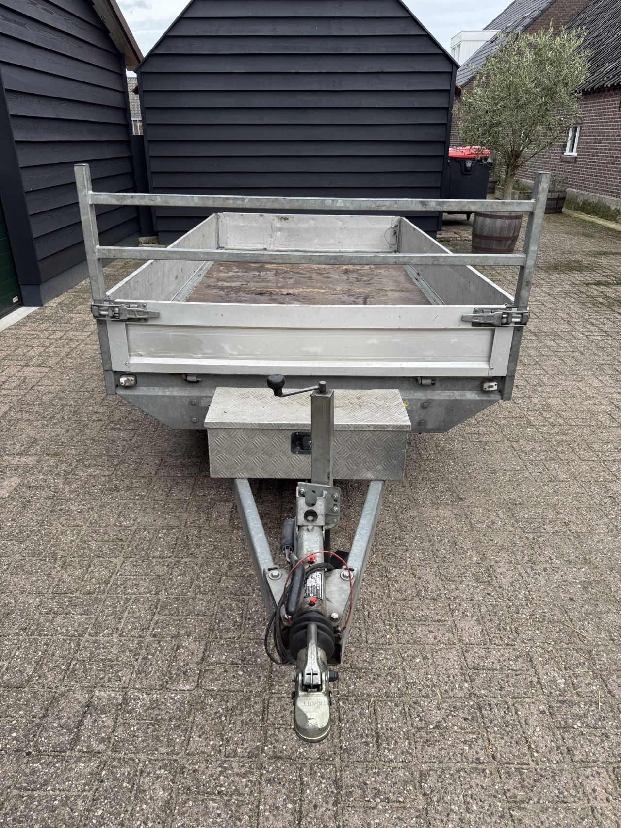 Saris plateau aanhanger 2700kg (2017)