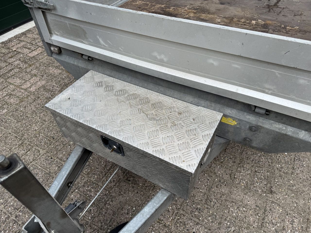 Saris plateau aanhanger 2700kg (2017)