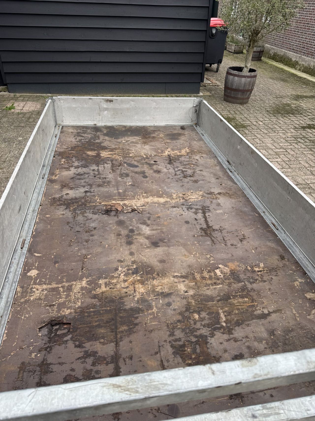 Saris plateau aanhanger 2700kg (2017)