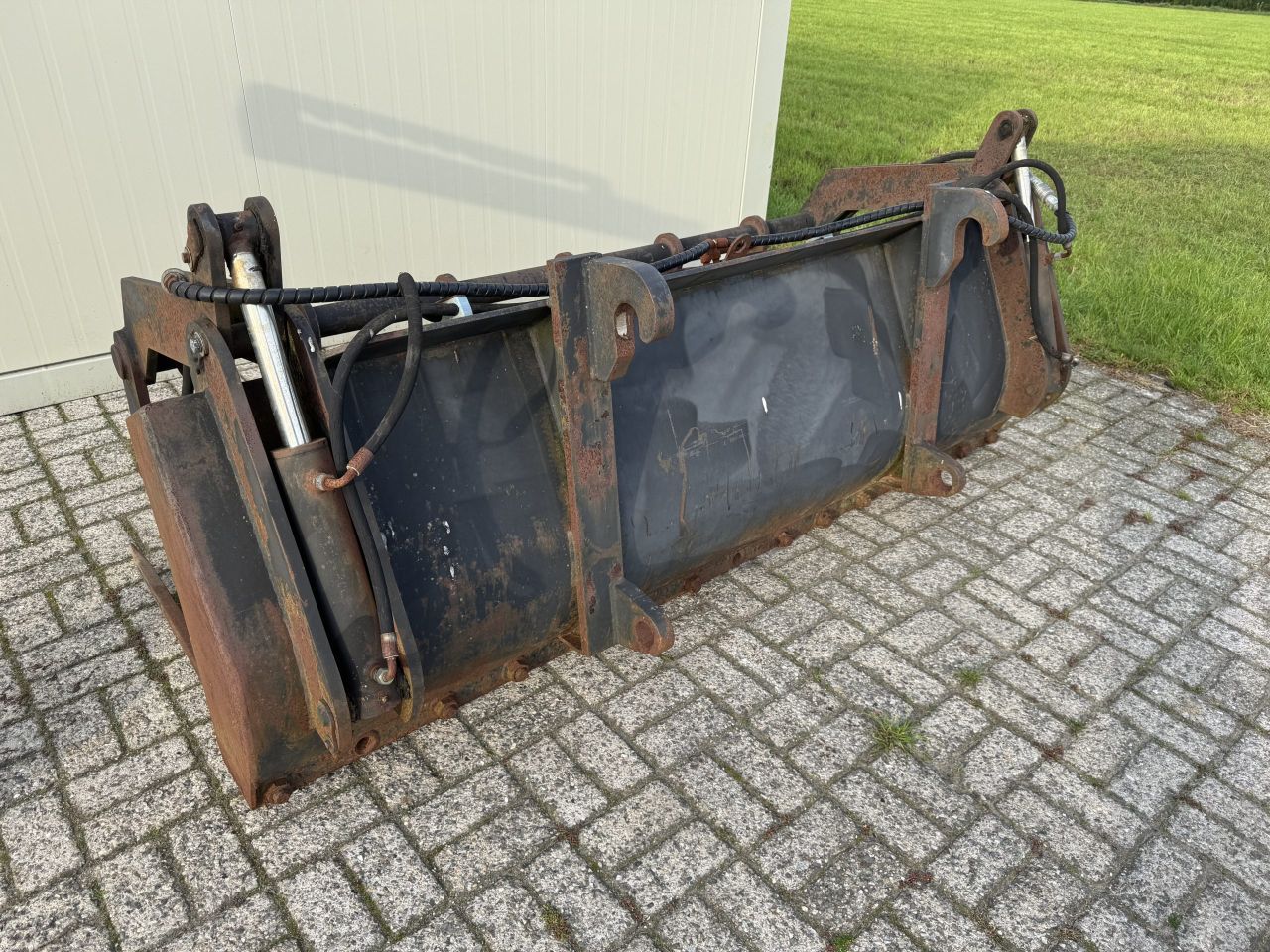 Mestriek Volvo aansluiting 240cm