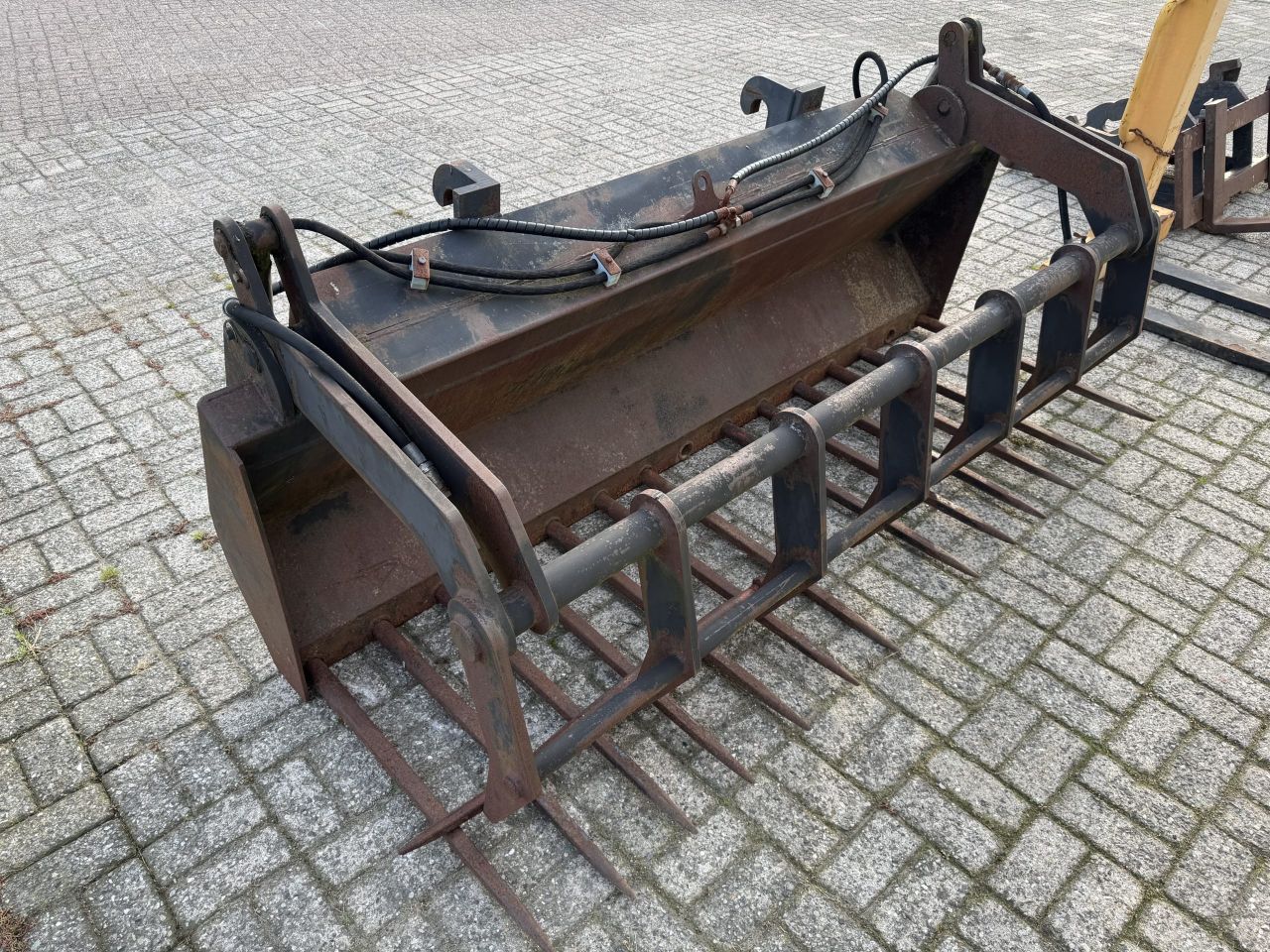 Mestriek Volvo aansluiting 240cm