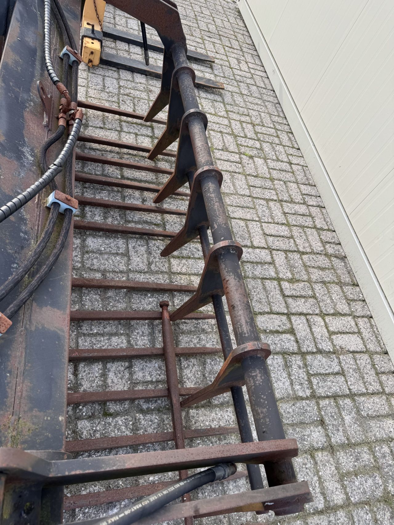 Mestriek Volvo aansluiting 240cm