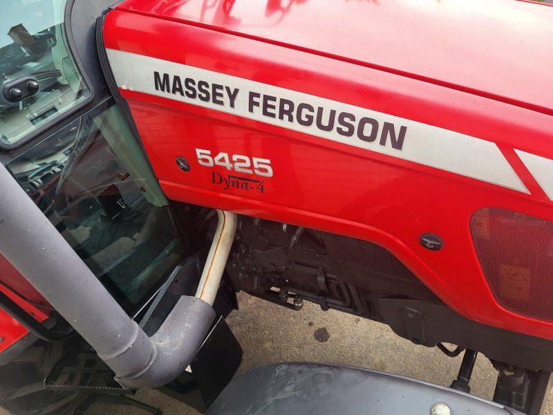 Massey Ferguson 5425