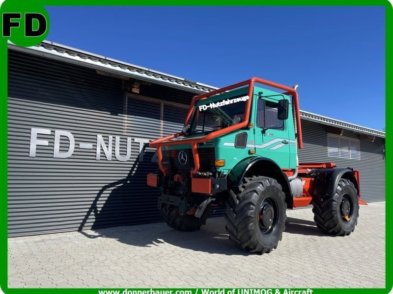 Mercedes-Benz Unimog U2100 Agrar mit Werner Forstausrüstung