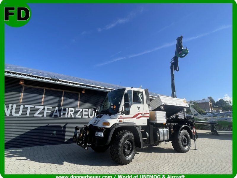 Mercedes-Benz Unimog U400 mit Mega Ausstattung, Kran, Seilwinde, Kipper, Zapfw