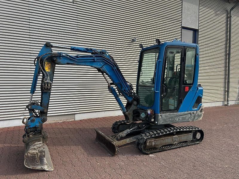 Takeuchi TB225