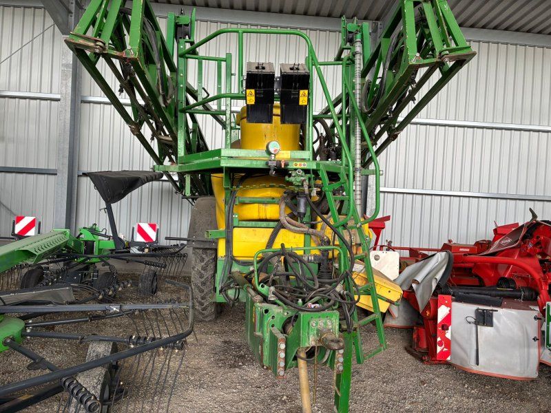John Deere 824