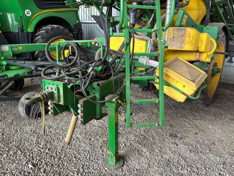 John Deere 824
