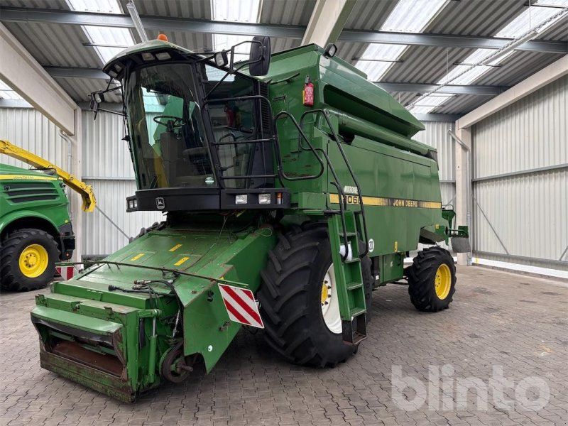 John Deere 2066