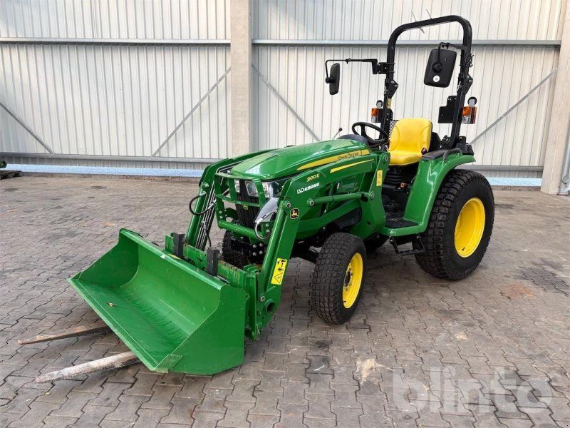 John Deere 3025E