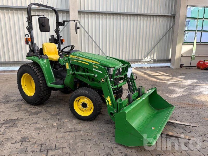 John Deere 3025E
