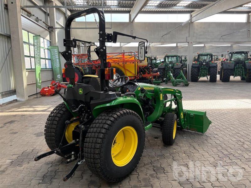 John Deere 3025E