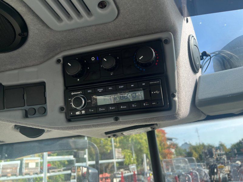 Valtra N175 D mit Rüfa und FK