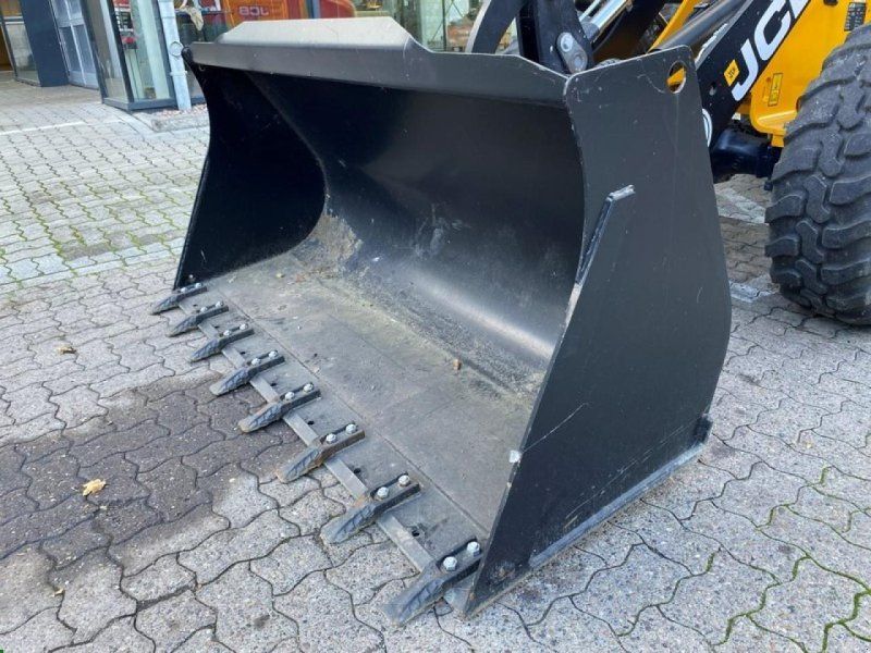 JCB 406 AGRI MIT SCHAUFEL