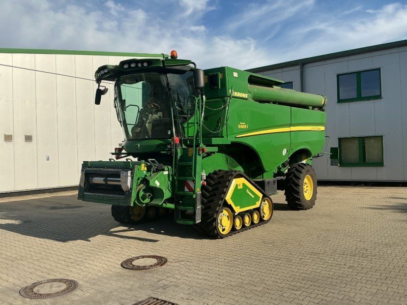 John Deere S685i