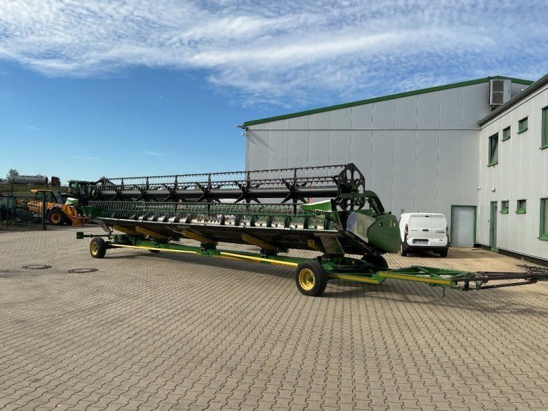 John Deere S685i